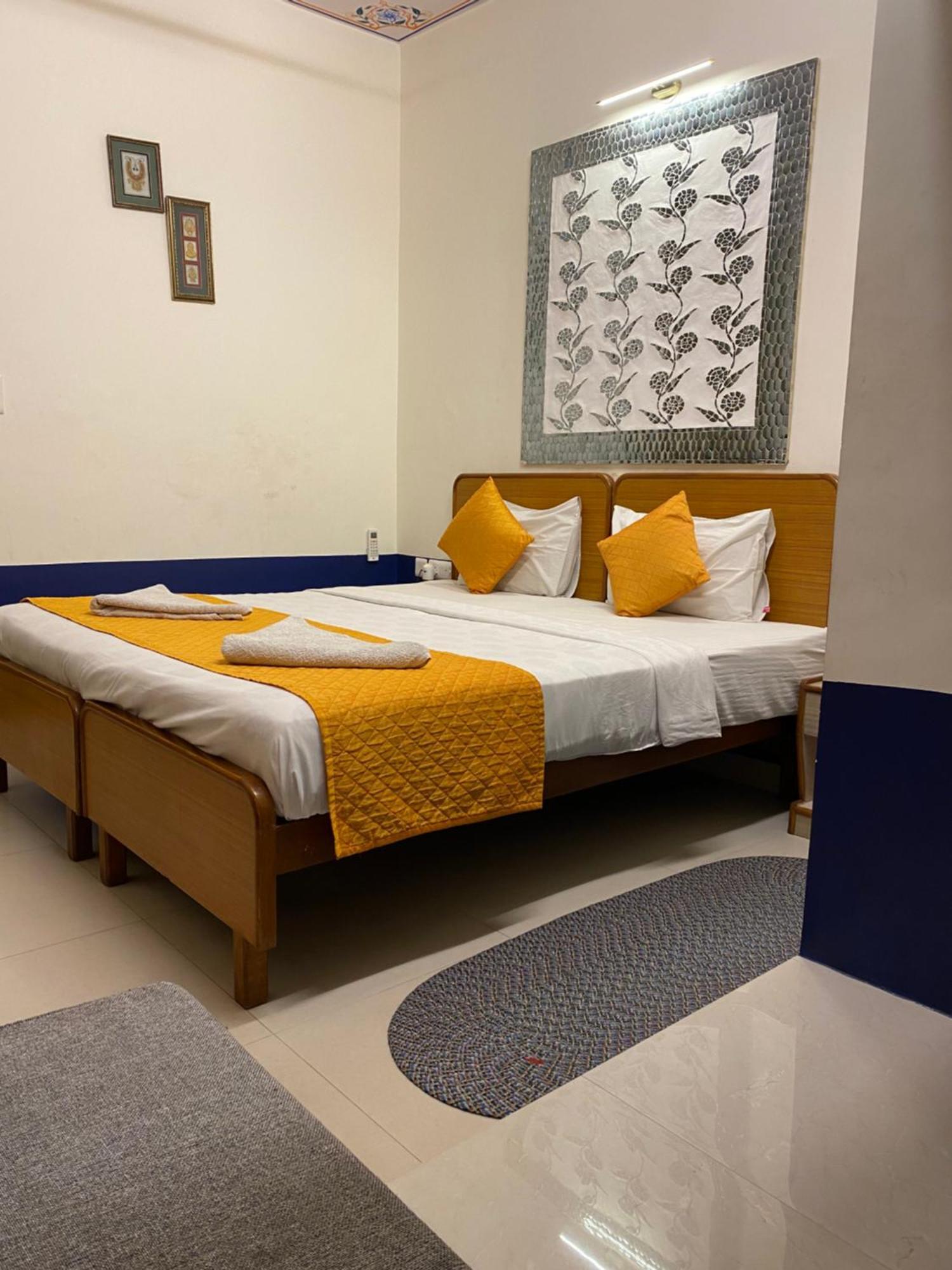 Hotel Chitra Katha - A Story Per 2*